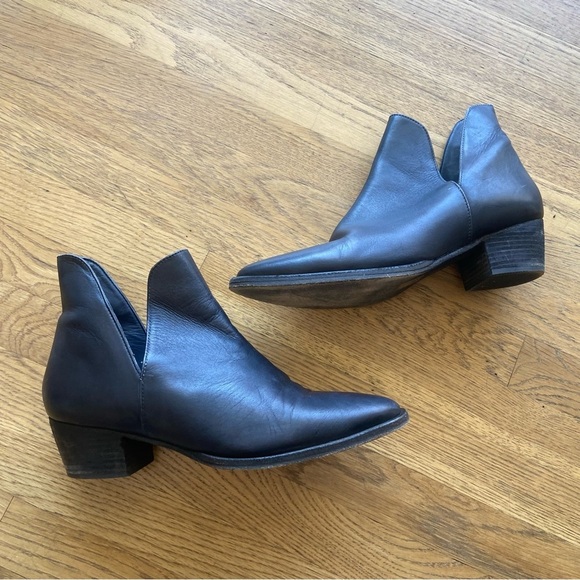 FREE PEOPLE WOMEN'S CHARM DOUBLE V ANKLE FASHION BOOTIES - ROUND TOE size 9.5 - Picture 7 of 14